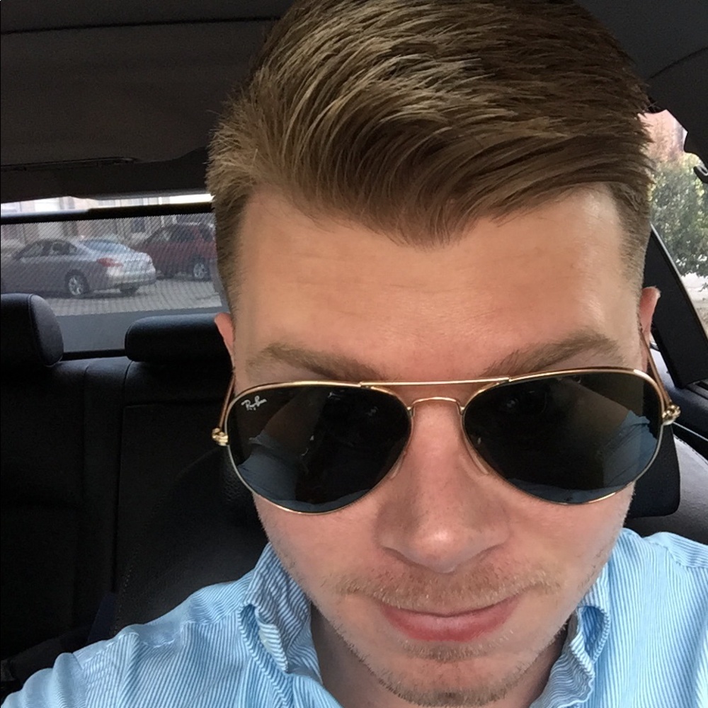 Meet your Posher, Adam